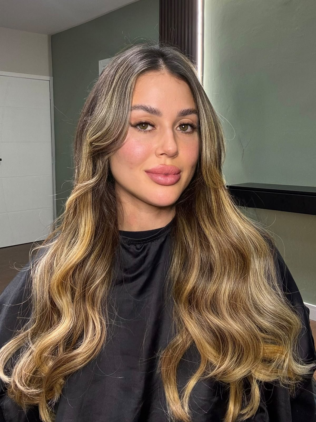 Resultado de mechas loiras com acabamento ondulado